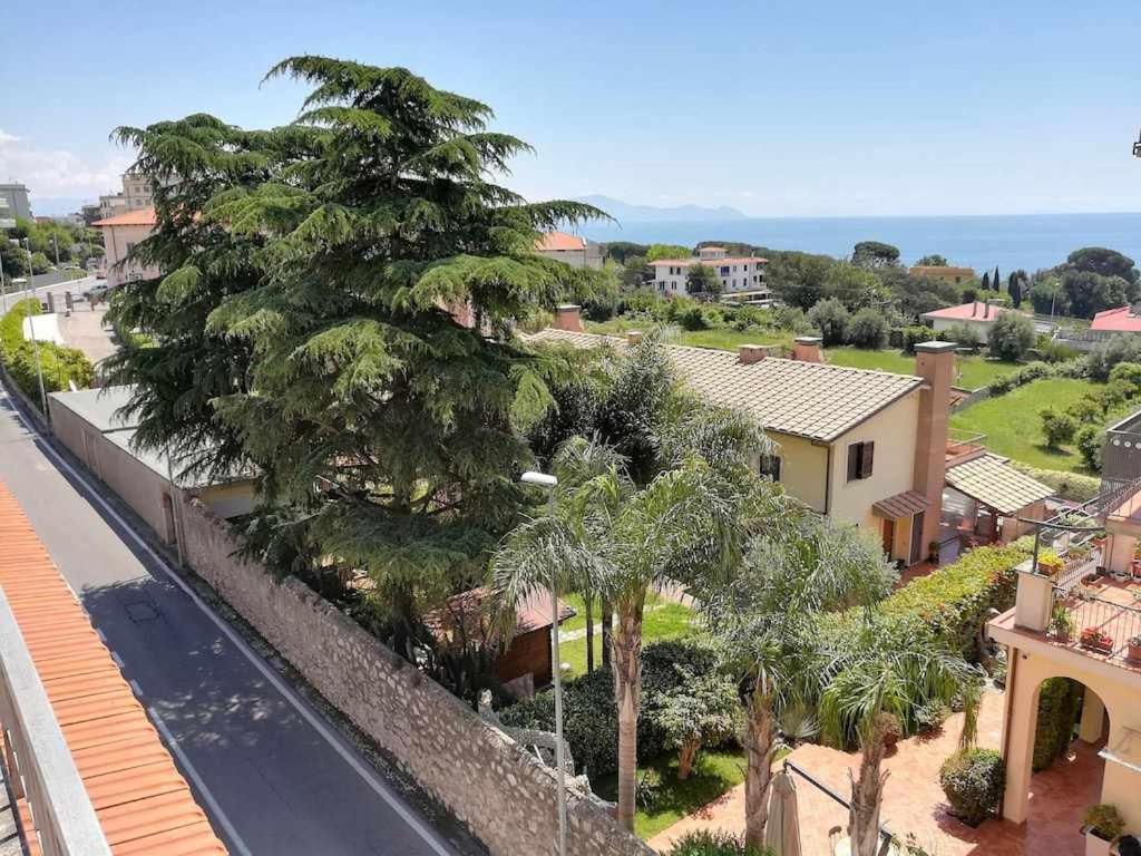 شقة Casa Dinky Attico Con Terrazza Vista Mare فورميا المظهر الخارجي الصورة