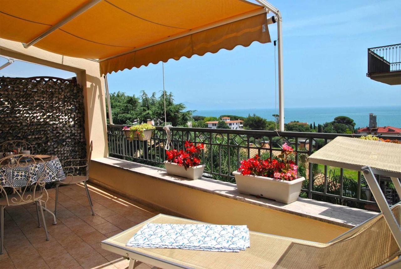 شقة Casa Dinky Attico Con Terrazza Vista Mare فورميا المظهر الخارجي الصورة